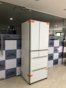 Tủ lạnh Hitachi R-X51N có 6 cánh mặt gương kính