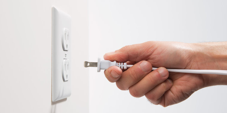 Ngắt nguồn điện trước khi bảo dưỡng.