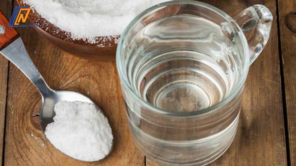 cặn trắng trong nước ion kiềm có nguy hiểm không