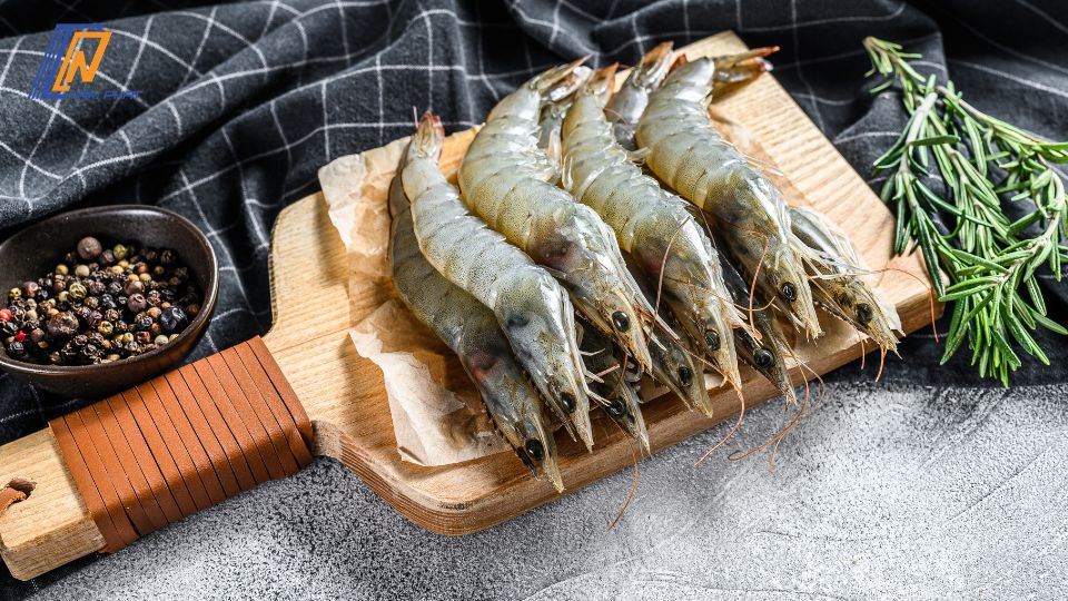 cách bảo quản tôm trong tủ lạnh không bị đen