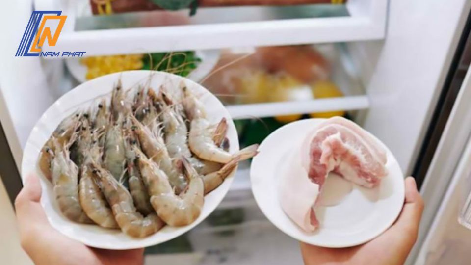 cách bảo quản tôm trong tủ lạnh không bị đen