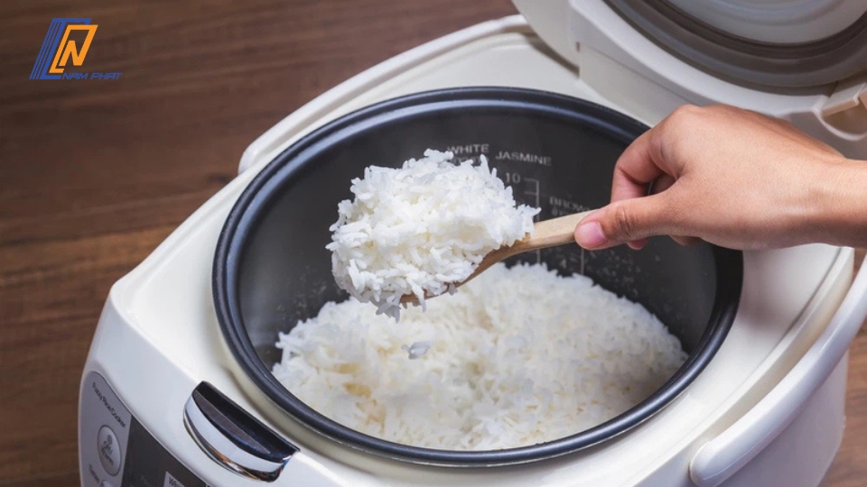 cơm nguội để tủ lạnh được bao lâu
