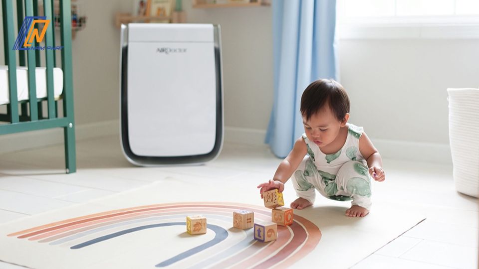 Máy lọc không khí cho trẻ sơ sinh nên chọn loại nào