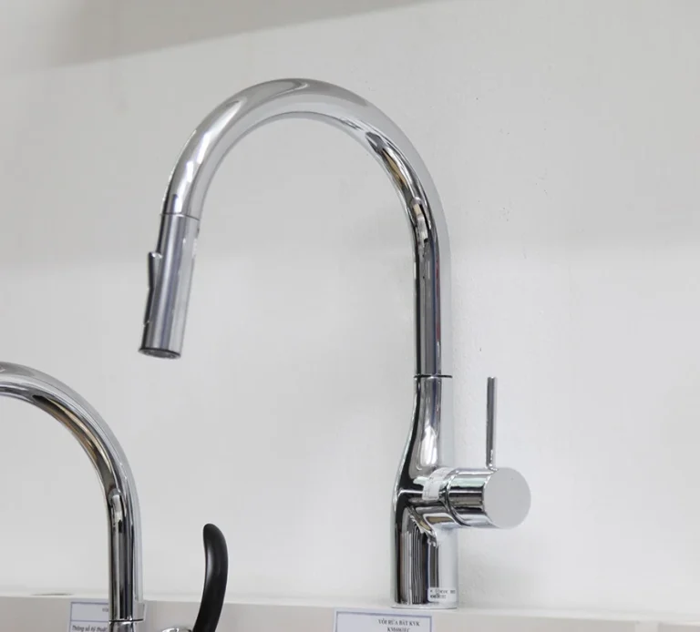 Đầu xịt vòi rửa bát KVK KM6061EC hỗ trợ chuyển chế độ nước tiện lợi