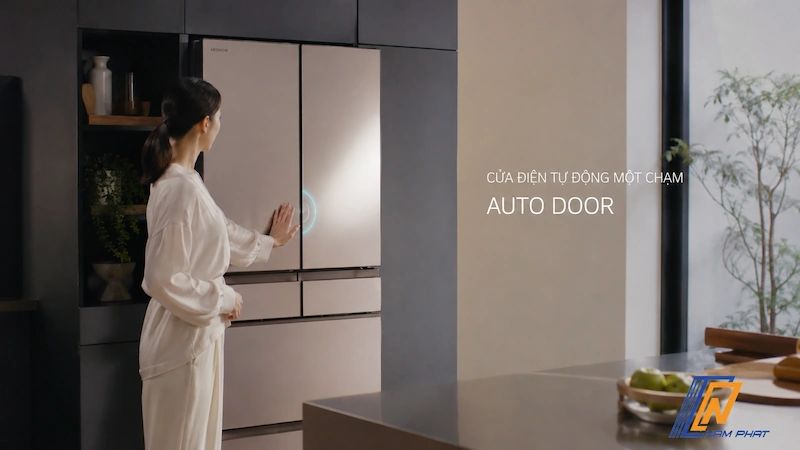 Cửa điện tự động một chạm Auto Door trên dòng tủ lạnh Hitachi cao cấp
