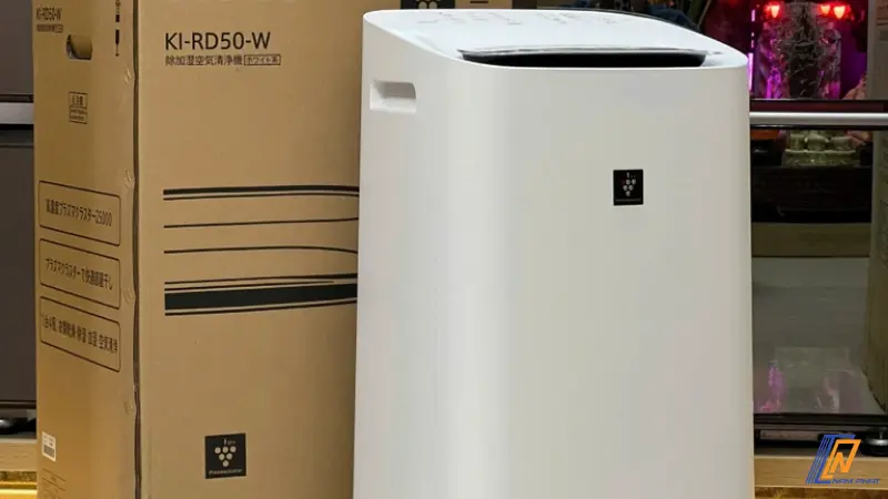 Thiết kế tháp đứng 3-trong-1 nhỏ gọn tương đương tờ giấy B4 có bánh xe