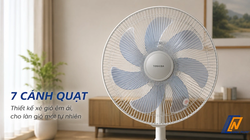 Cánh quạt thiết kế 7 cánh của dòng quạt Toshiba giúp xé gió êm ái
