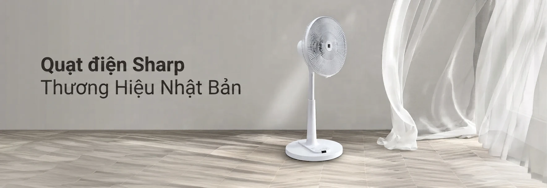 Quạt điện Sharp nội địa Nhật Bản đặt trong không gian phòng khách hiện đại