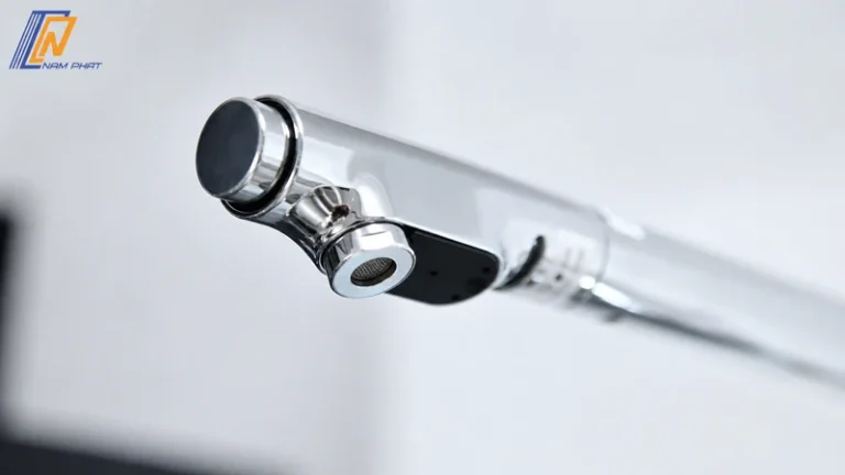 Đầu vòi KVK KM6061EC thiết kế gọn, hỗ trợ dòng nước ổn định